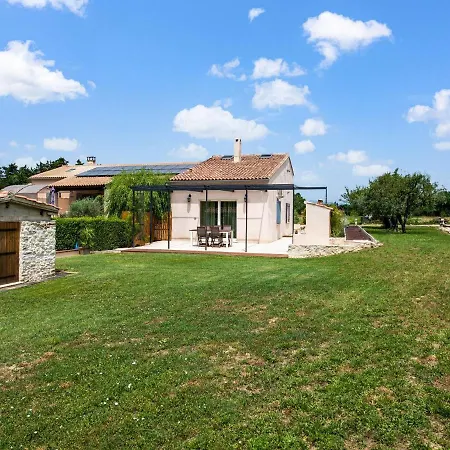 Holiday home Saint-victor House In *